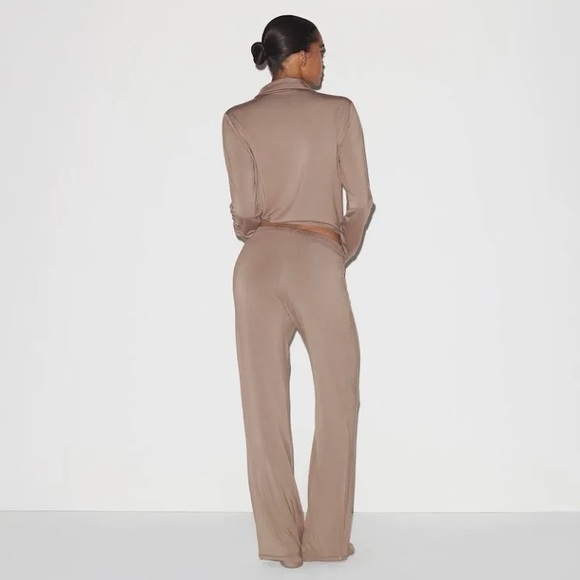 SKIMS**RARE** Long Sleeve Sleep Set-FOSSIL-XS-BNWT - Picture 3 of 9